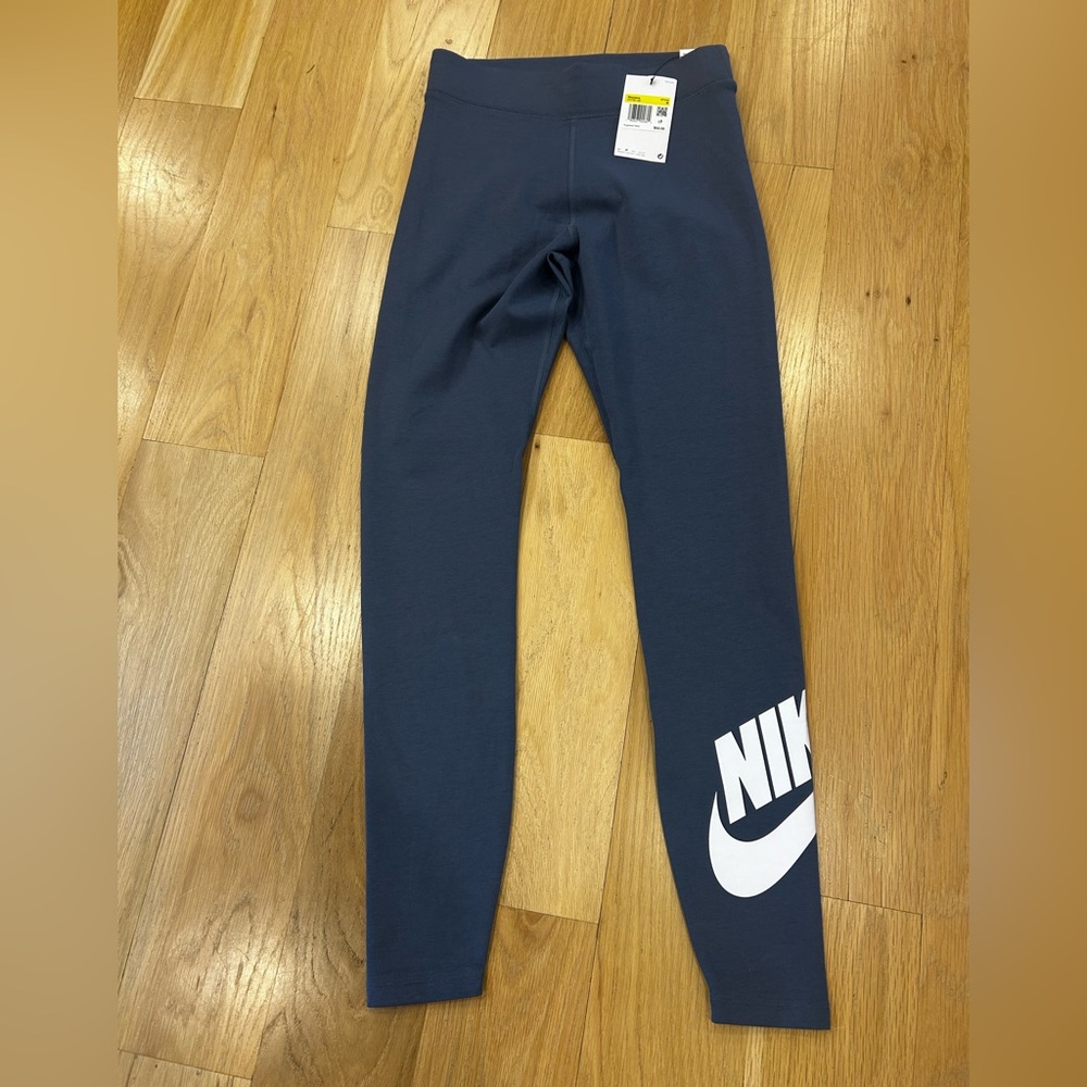 NWT Women’s Nike Tight Fit High Rise Full Length Grey/Blue Leggings- size S